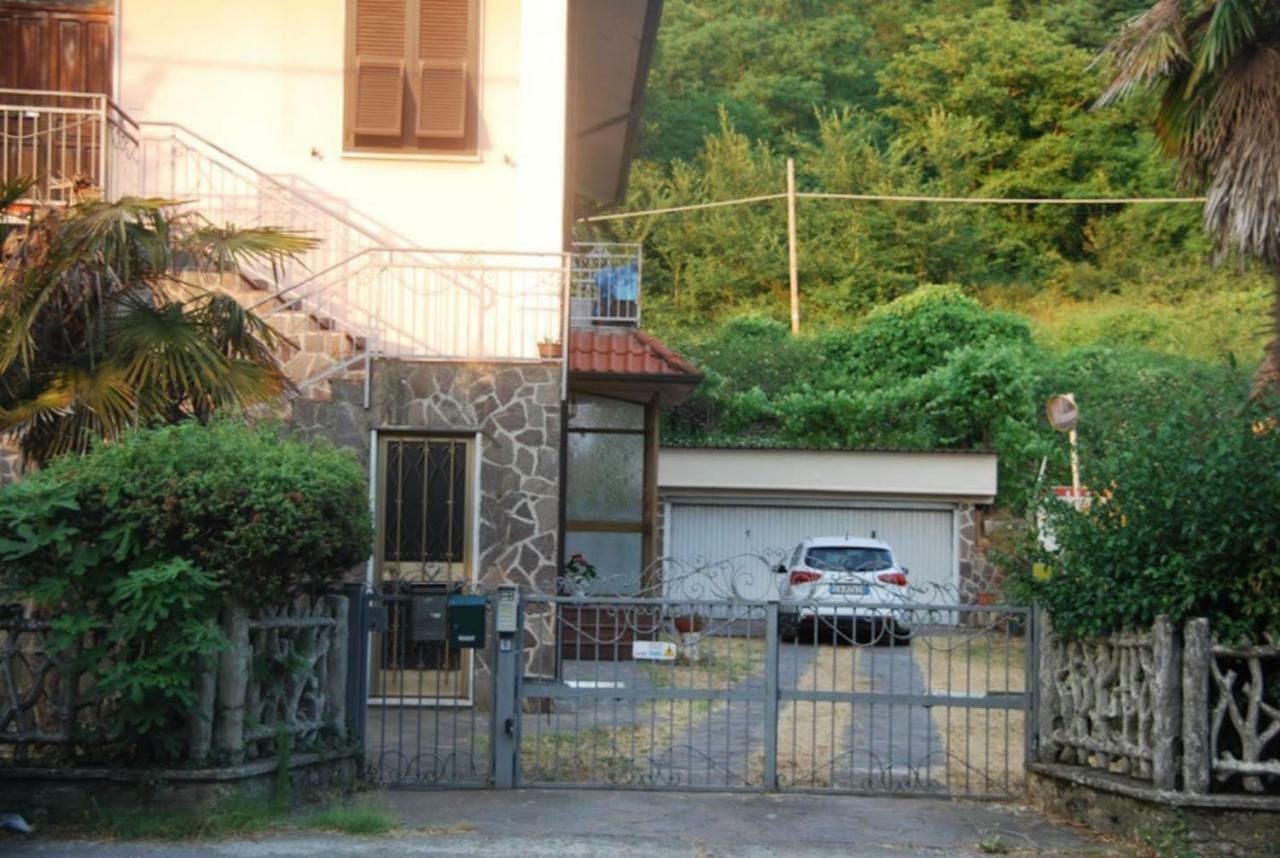 Casa Ferdani Lunigiana Villa Terrarossa  Exterior photo